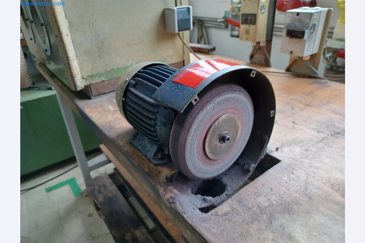 Machines voor de productie van gestanste onderdelen voor onder andere de auto-industrie-6