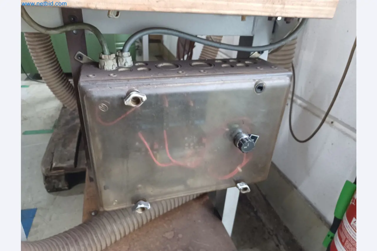 Machines voor de productie van gestanste onderdelen voor onder andere de auto-industrie-9