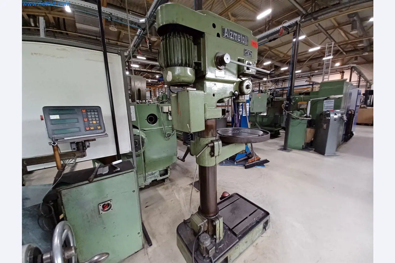 Maszyny do produkcji części tłoczonych dla przemysłu motoryzacyjnego, między innymi-2