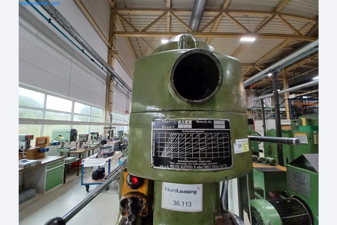 Maszyny do produkcji części tłoczonych dla przemysłu motoryzacyjnego, między innymi-4