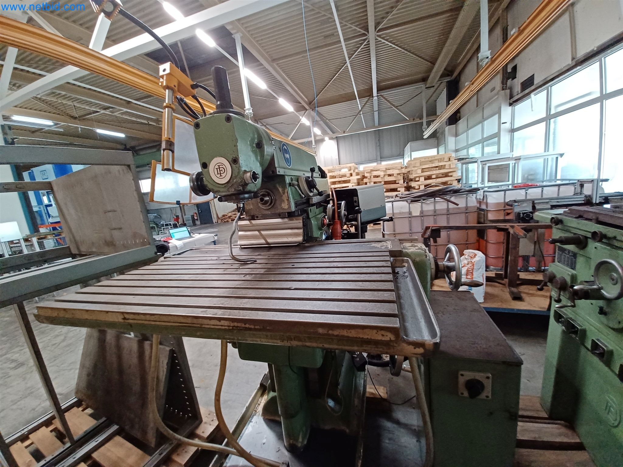 Máquinas para la producción de piezas estampadas para la industria del automóvil, entre otras-1