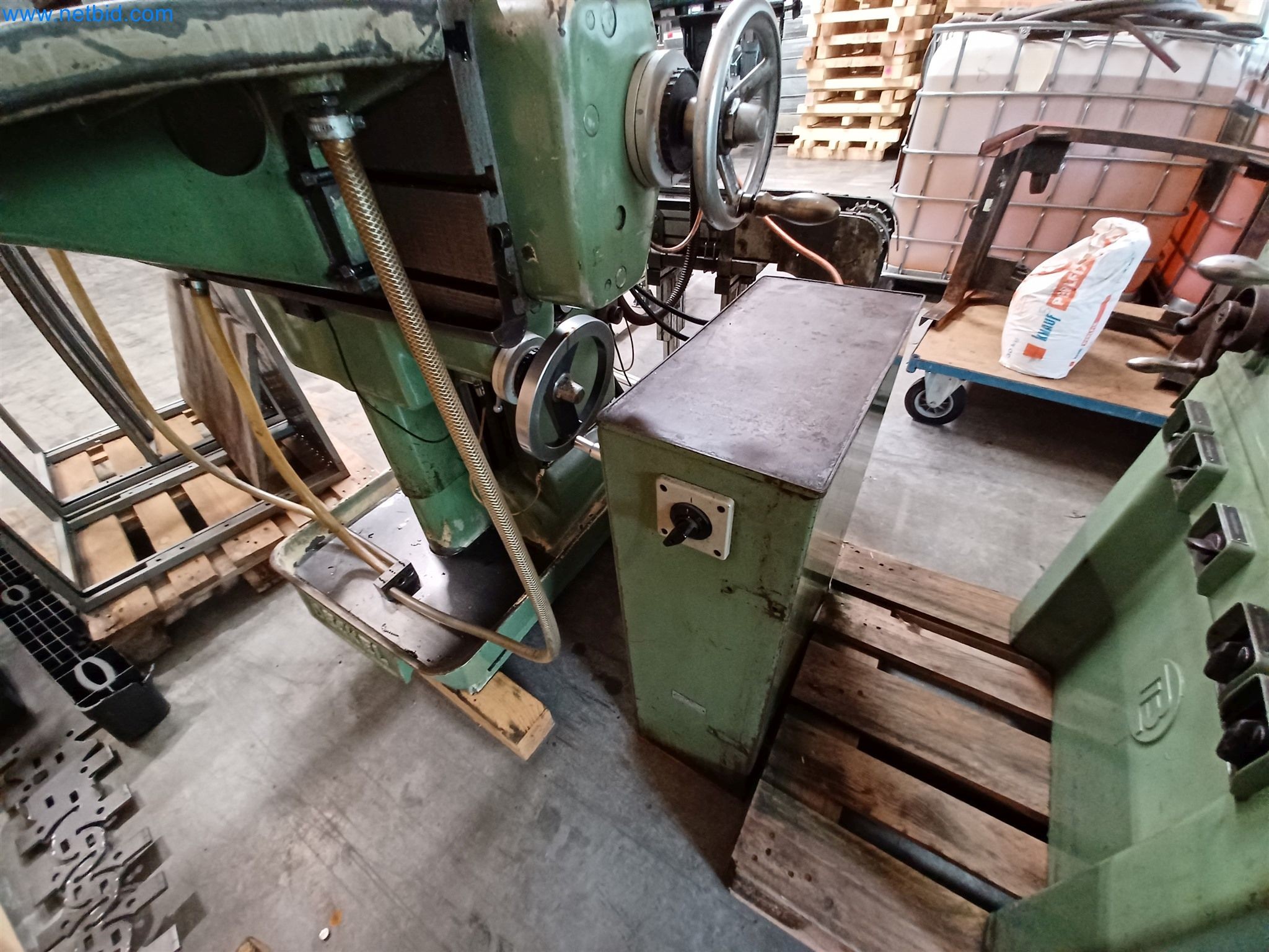 Máquinas para la producción de piezas estampadas para la industria del automóvil, entre otras-9