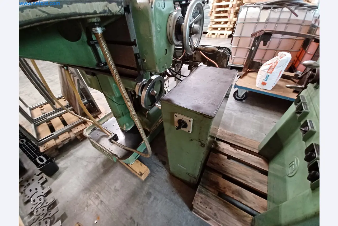 Máquinas para la producción de piezas estampadas para la industria del automóvil, entre otras-9