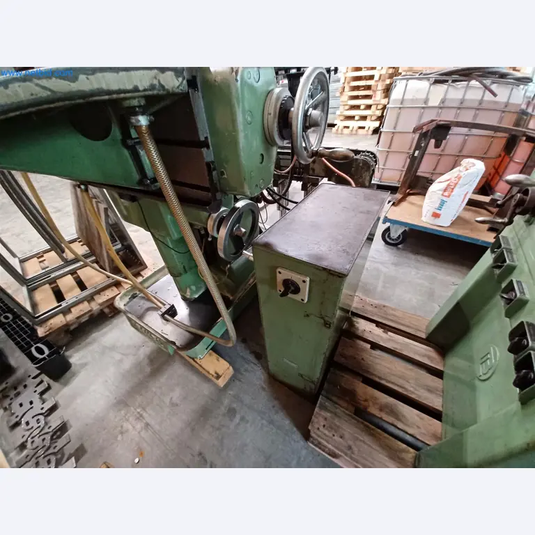 Máquinas para la producción de piezas estampadas para la industria del automóvil, entre otras-9