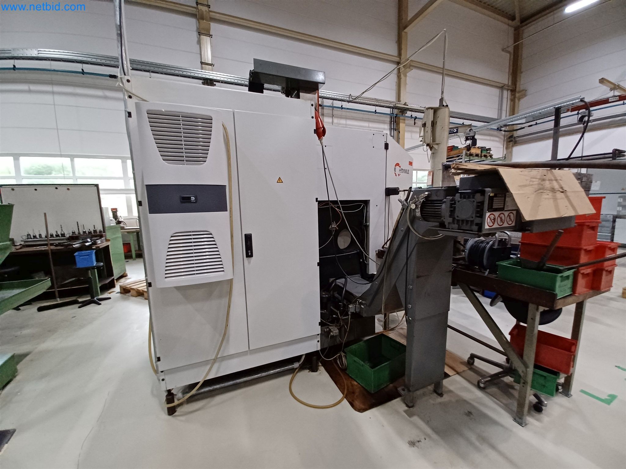 Maszyny do produkcji części tłoczonych dla przemysłu motoryzacyjnego, między innymi-4