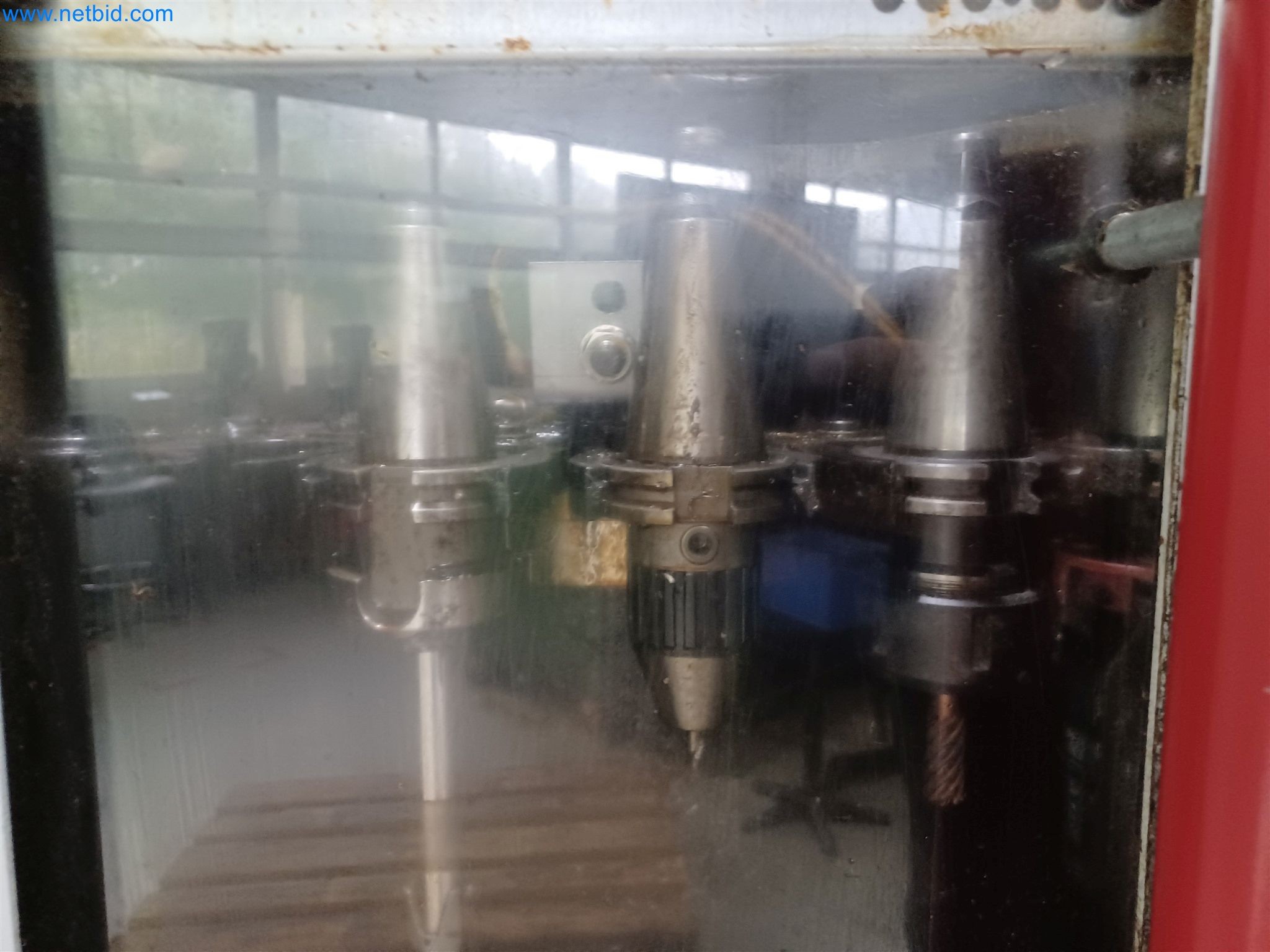 Maszyny do produkcji części tłoczonych dla przemysłu motoryzacyjnego, między innymi-7