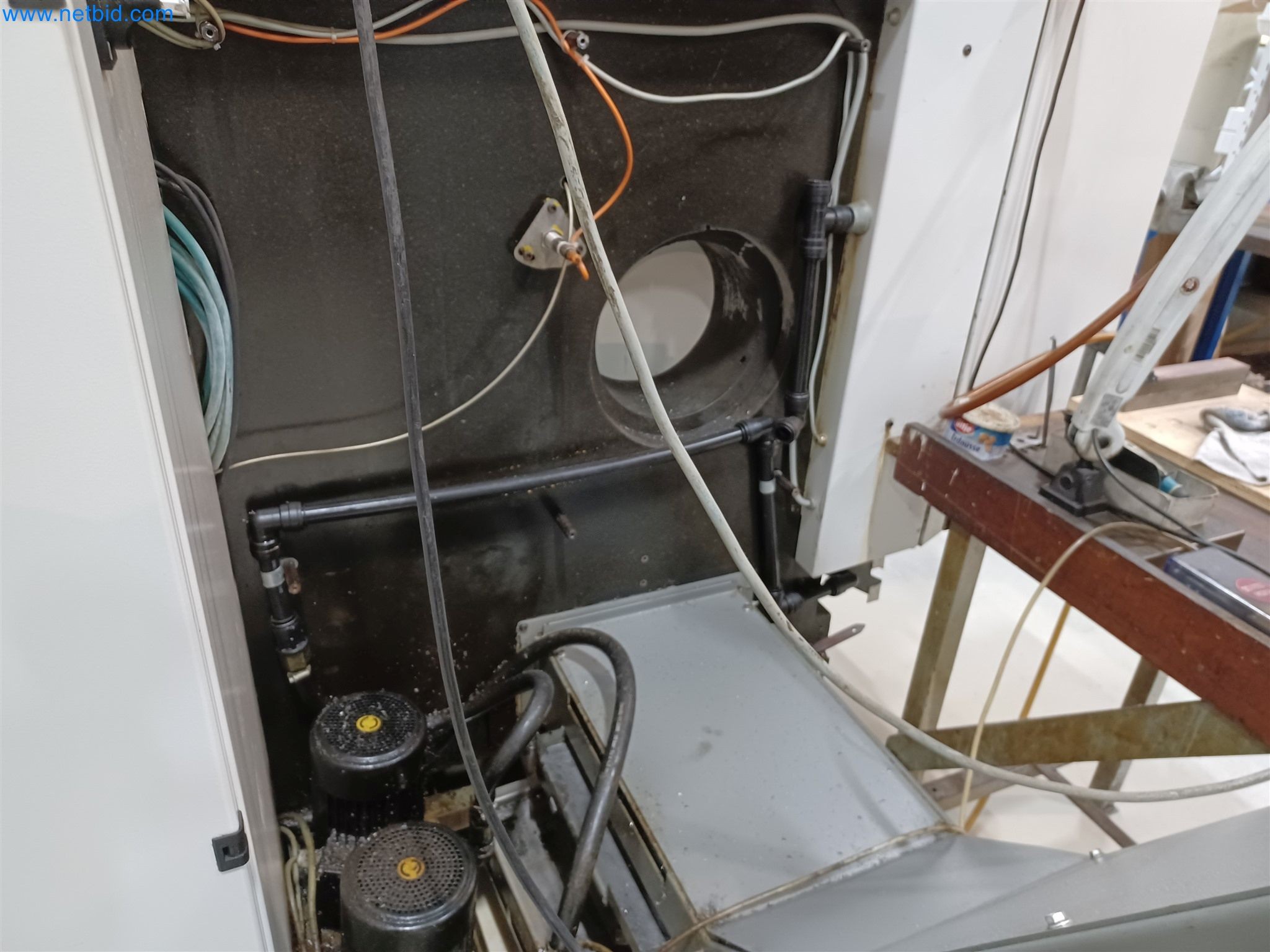 Maszyny do produkcji części tłoczonych dla przemysłu motoryzacyjnego, między innymi-9