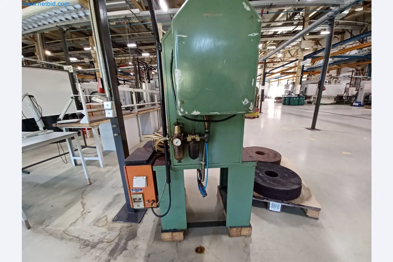 Machines for the production of stamped parts for the automotive industry, among others-3