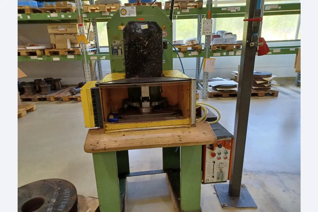 Machines for the production of stamped parts for the automotive industry, among others-8