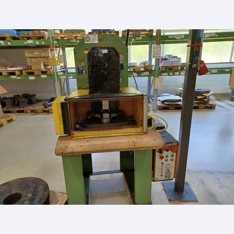 Machines for the production of stamped parts for the automotive industry, among others-8