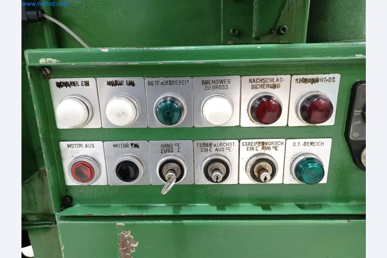 Máquinas para la producción de piezas estampadas para la industria del automóvil, entre otras-10