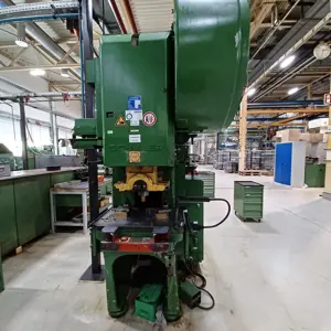 Eccentric press (4178) Schuler PDR63-250