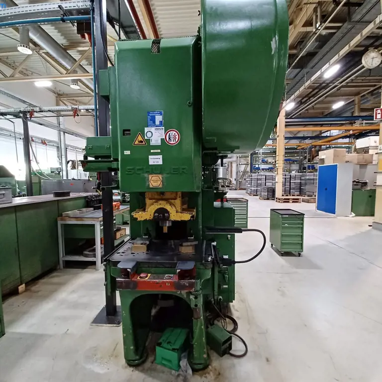 Eccentric press (4178) Schuler PDR63-250