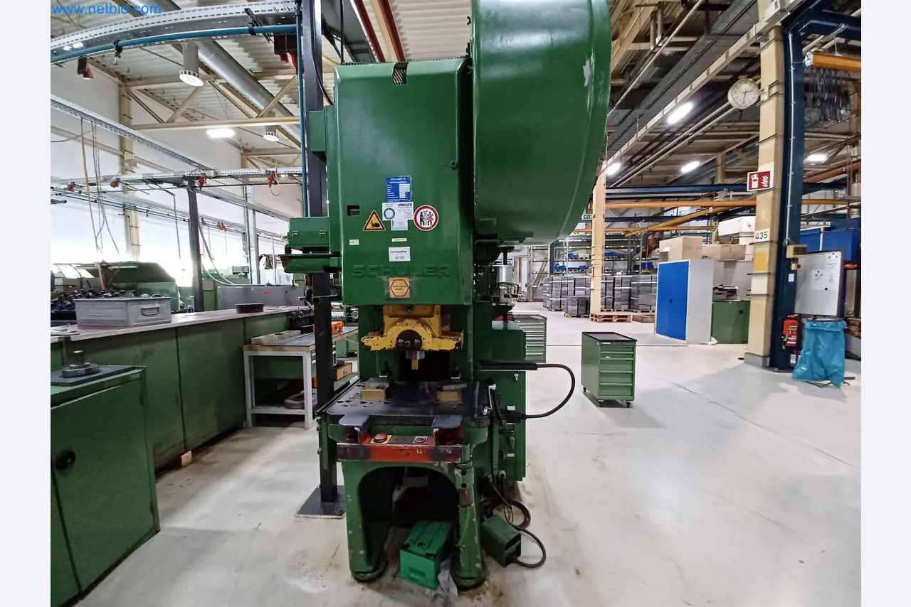 Máquinas para la producción de piezas estampadas para la industria del automóvil, entre otras-1