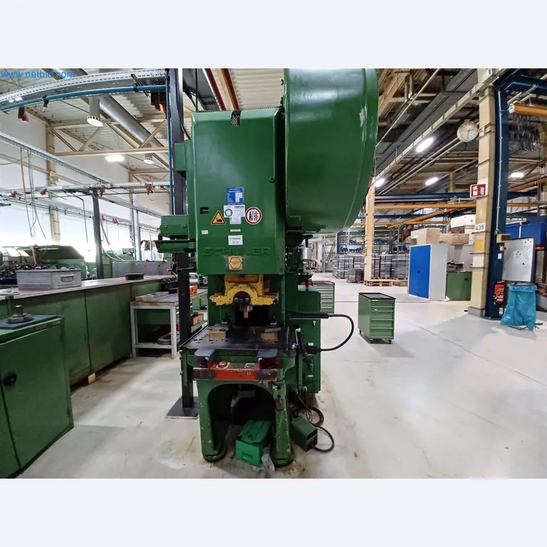 Máquinas para la producción de piezas estampadas para la industria del automóvil, entre otras-1