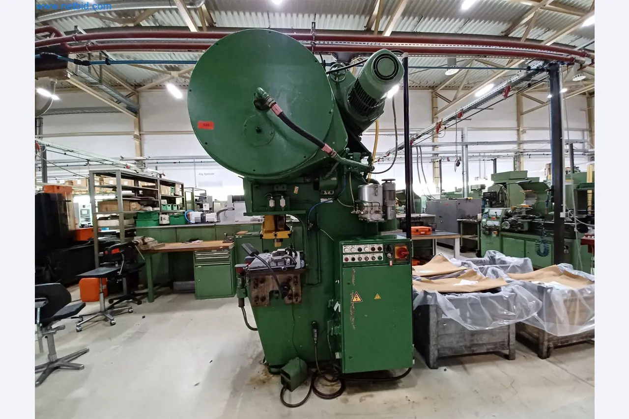 Máquinas para la producción de piezas estampadas para la industria del automóvil, entre otras-2