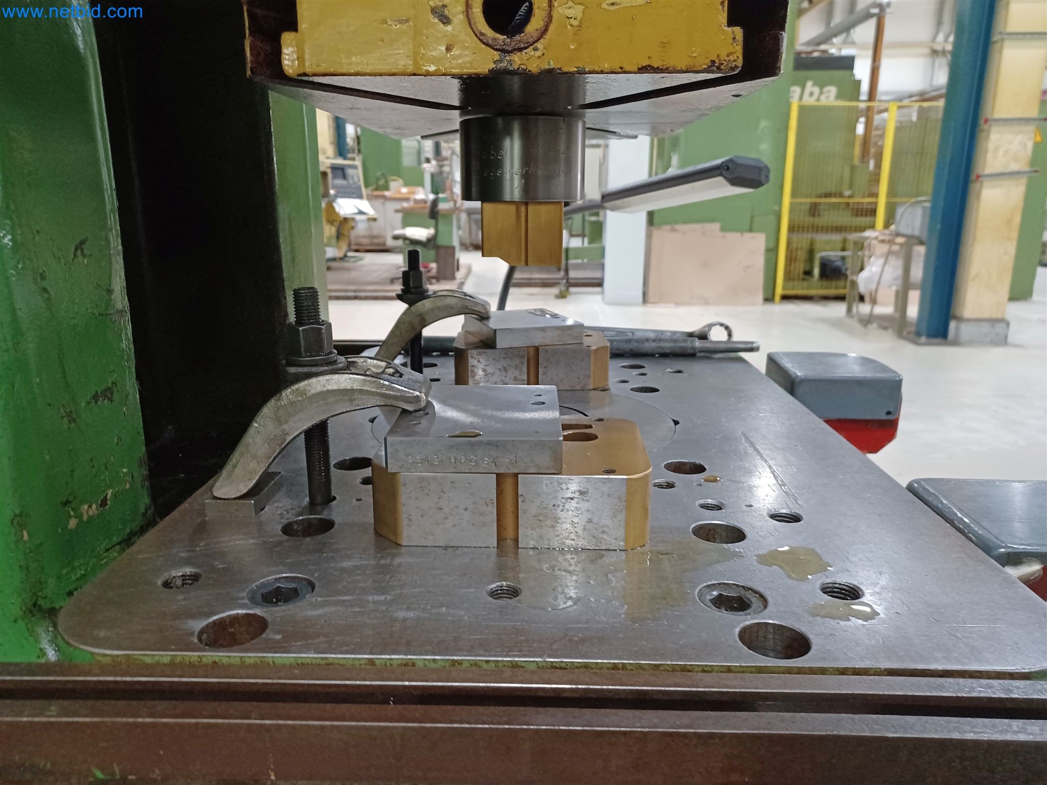 Maschinen zur Herstellung von Stanzteilen u.a. für die Automotiv-Branche-5