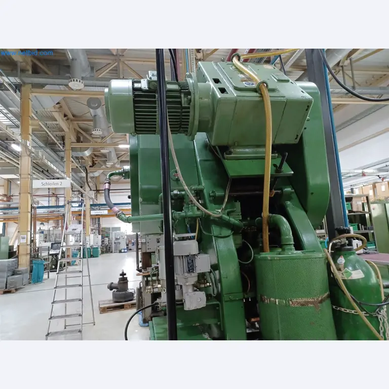 Máquinas para la producción de piezas estampadas para la industria del automóvil, entre otras-6