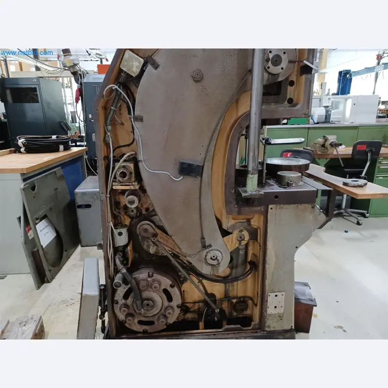 Machines pour la fabrication de pièces découpées, entre autres pour le secteur de l'automobile-5