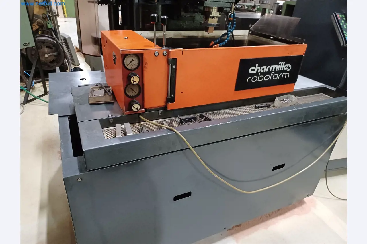 Machines for the production of stamped parts for the automotive industry, among others-2