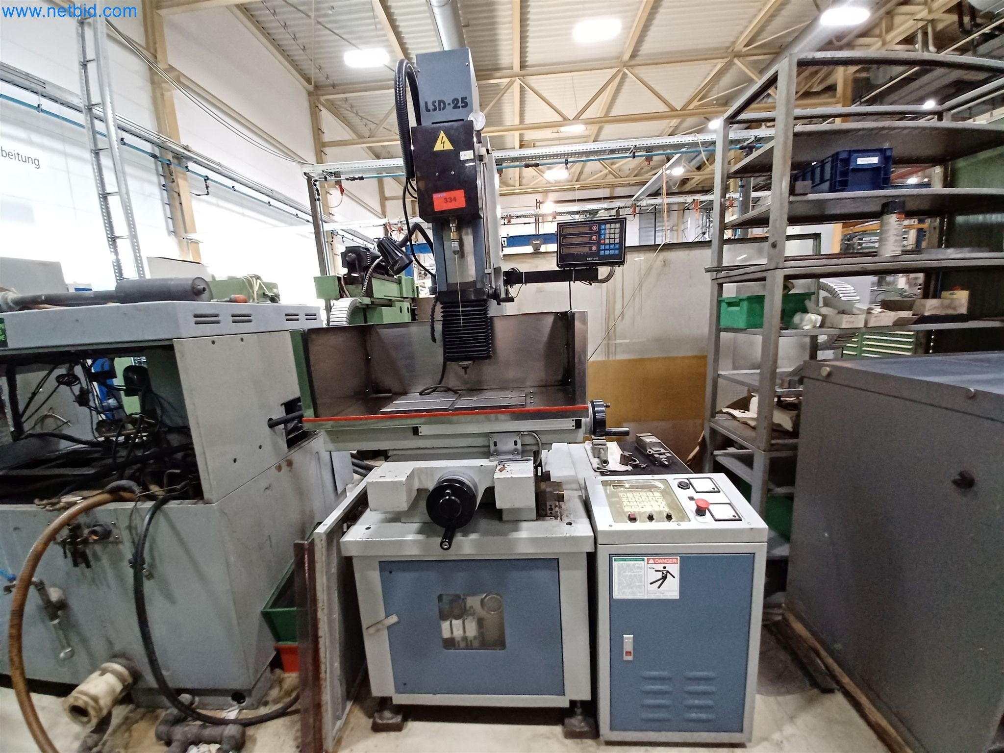 Maszyny do produkcji części tłoczonych dla przemysłu motoryzacyjnego, między innymi-1