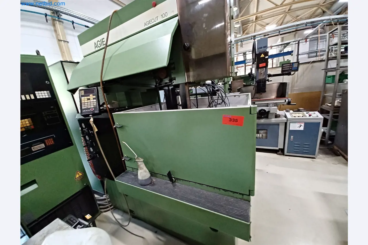 Machines pour la fabrication de pièces découpées, entre autres pour le secteur de l'automobile-1