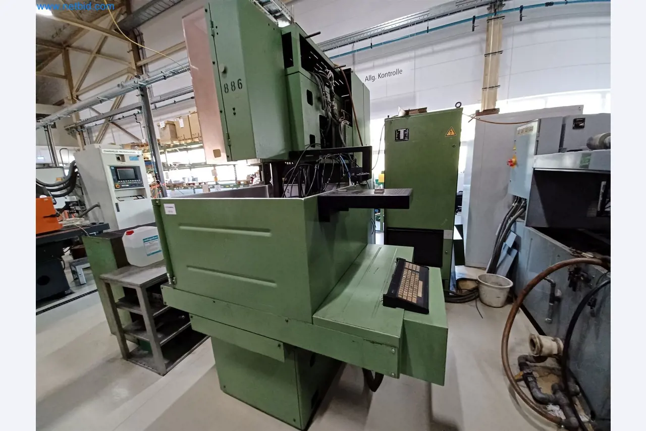 Machines pour la fabrication de pièces découpées, entre autres pour le secteur de l'automobile-2