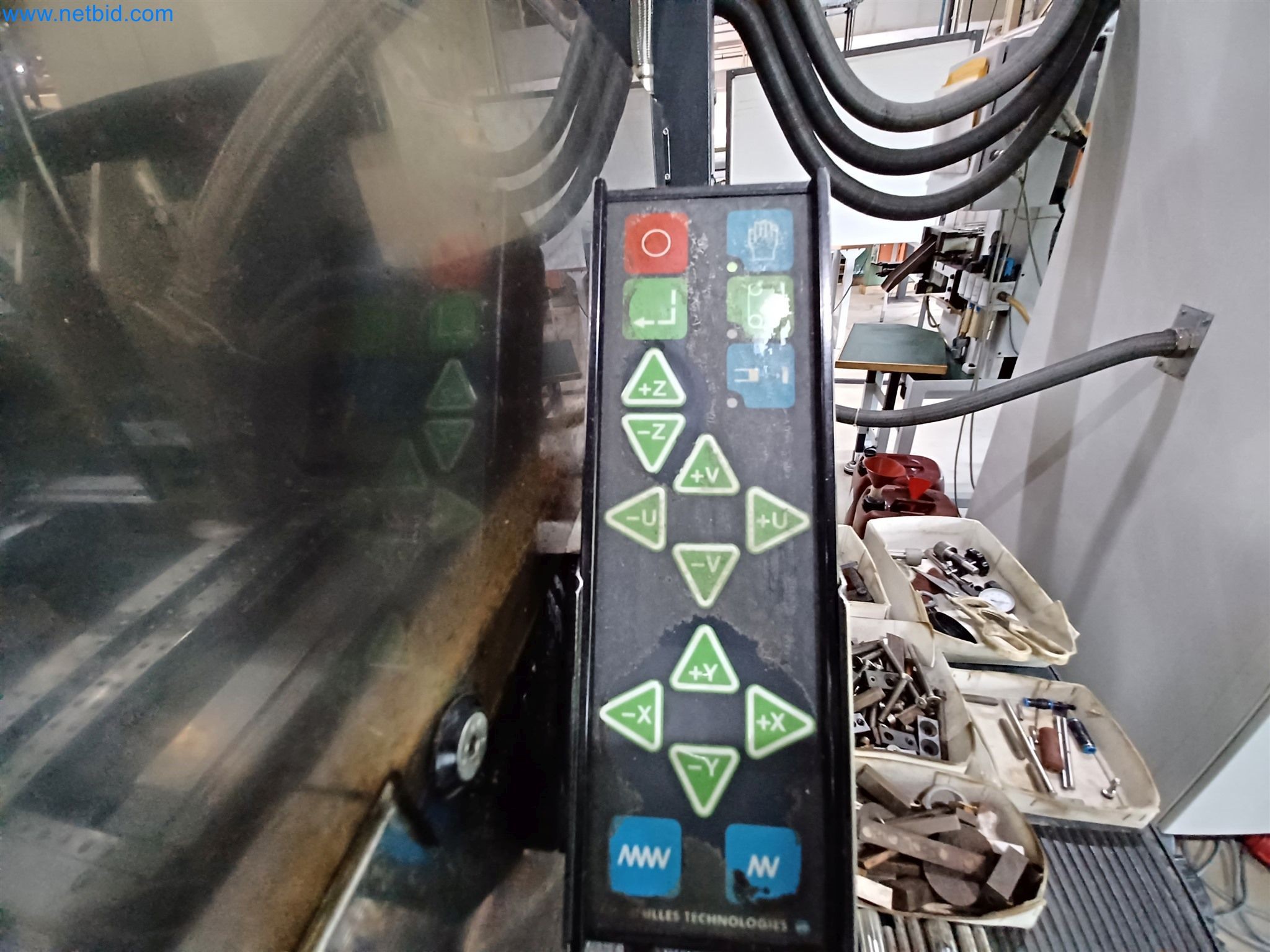 Maszyny do produkcji części tłoczonych dla przemysłu motoryzacyjnego, między innymi-7