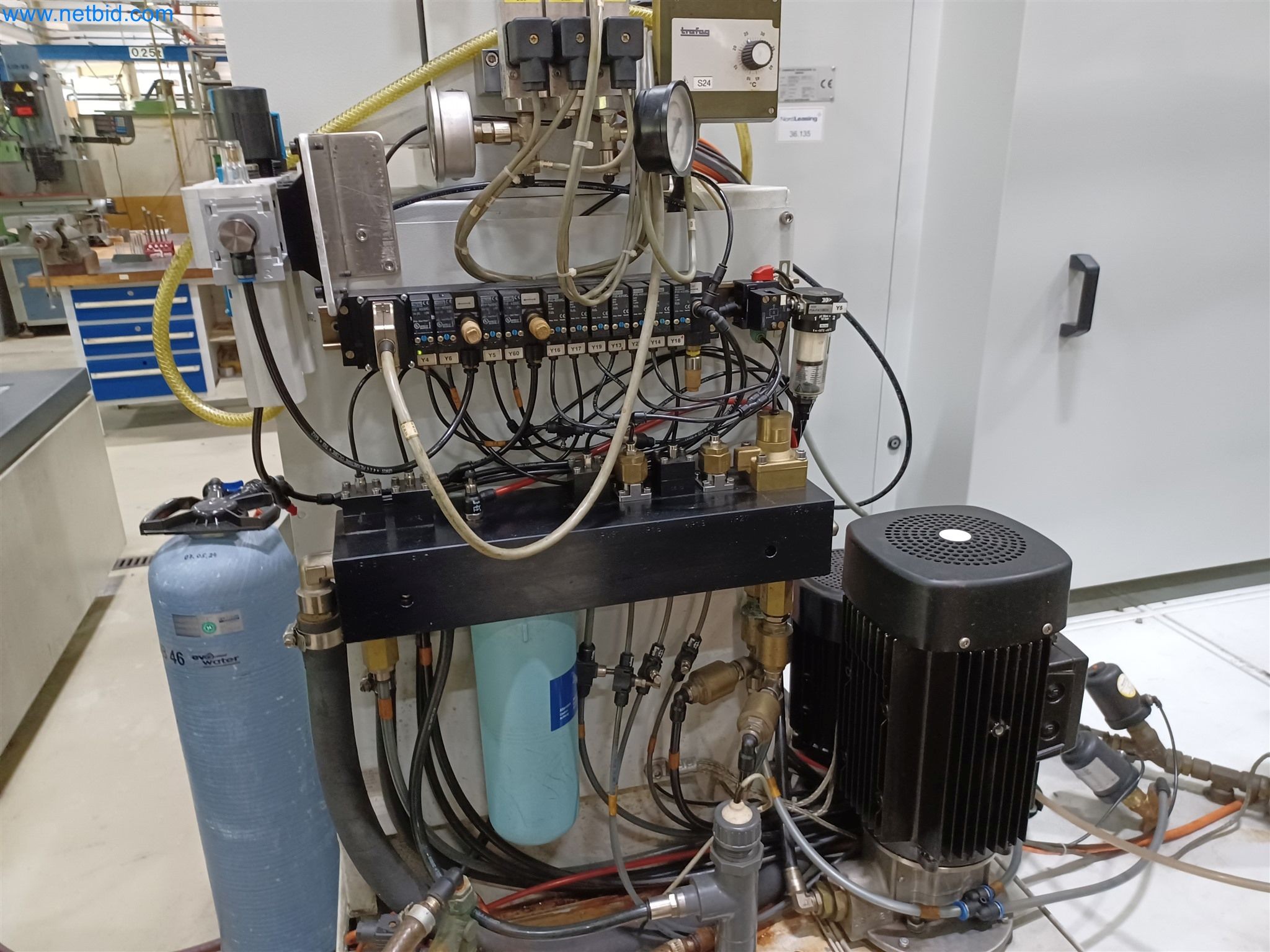 Machines for the production of stamped parts for the automotive industry, among others-13