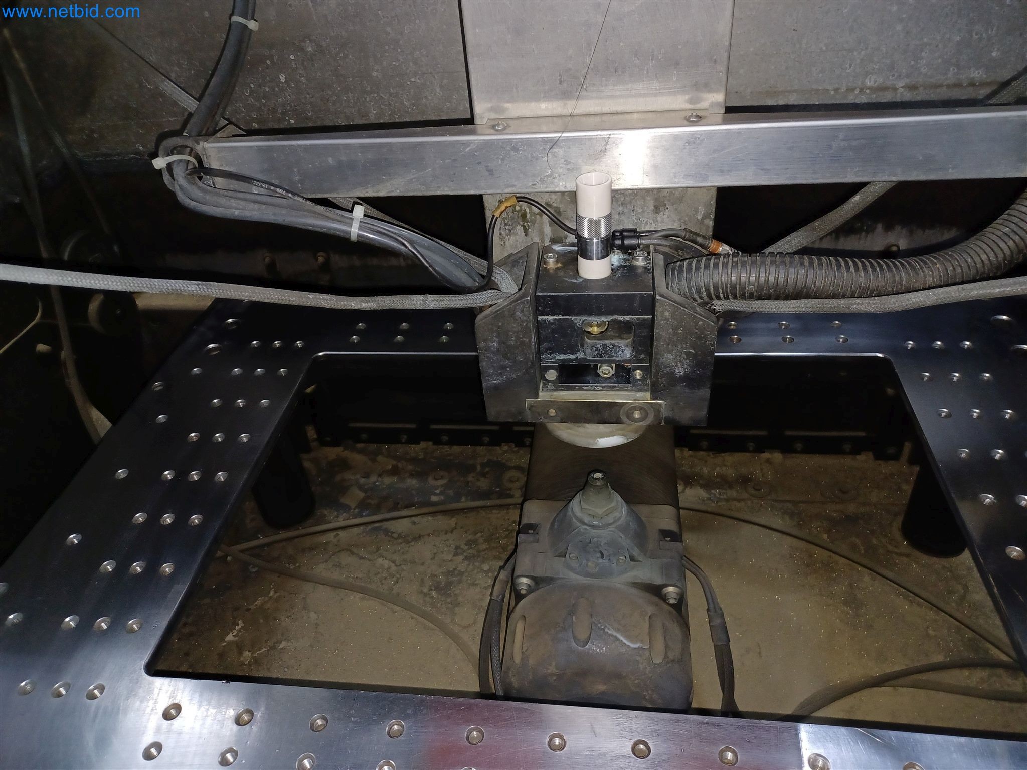 Machines for the production of stamped parts for the automotive industry, among others-8