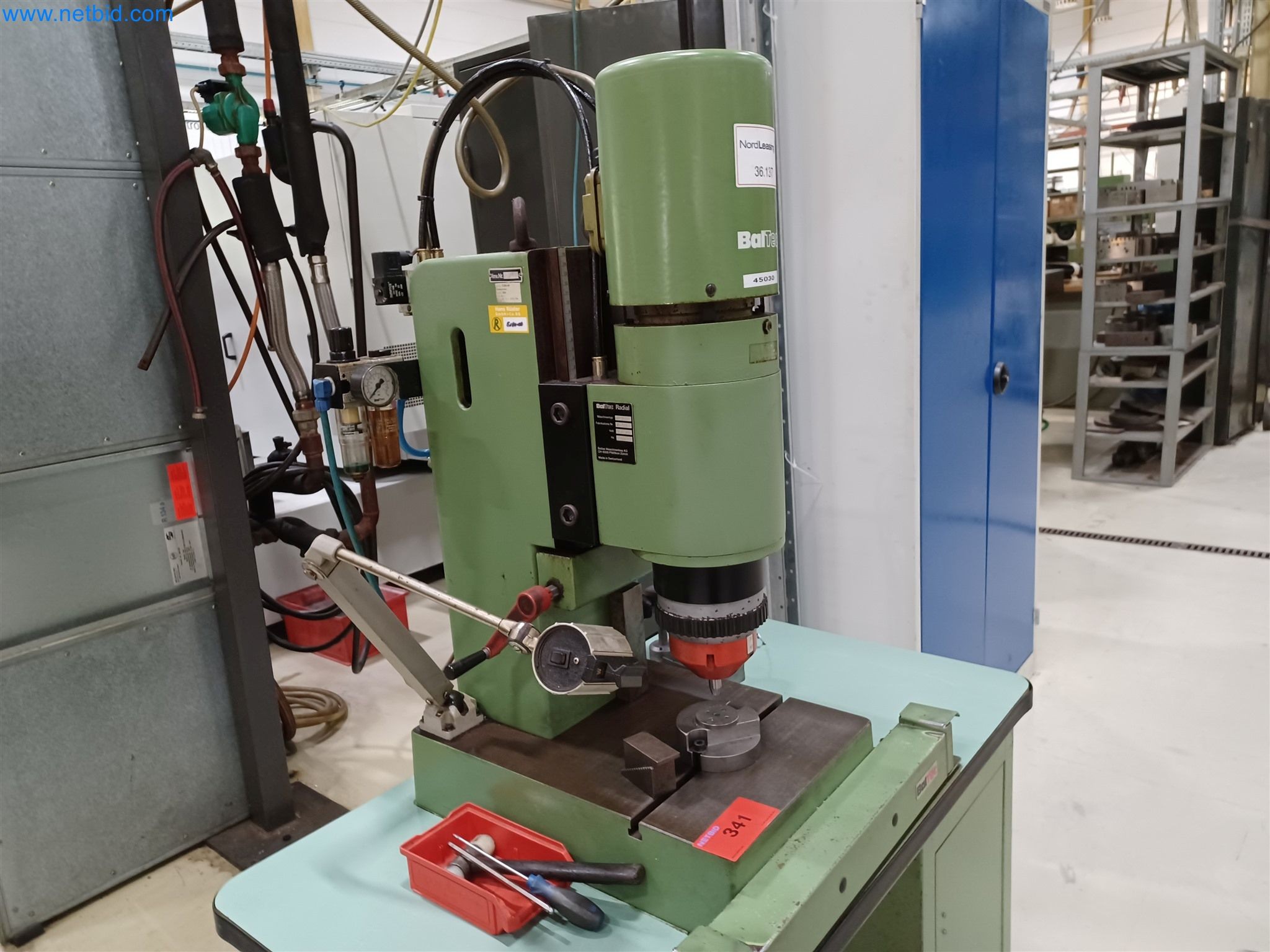 Maszyny do produkcji części tłoczonych dla przemysłu motoryzacyjnego, między innymi-1