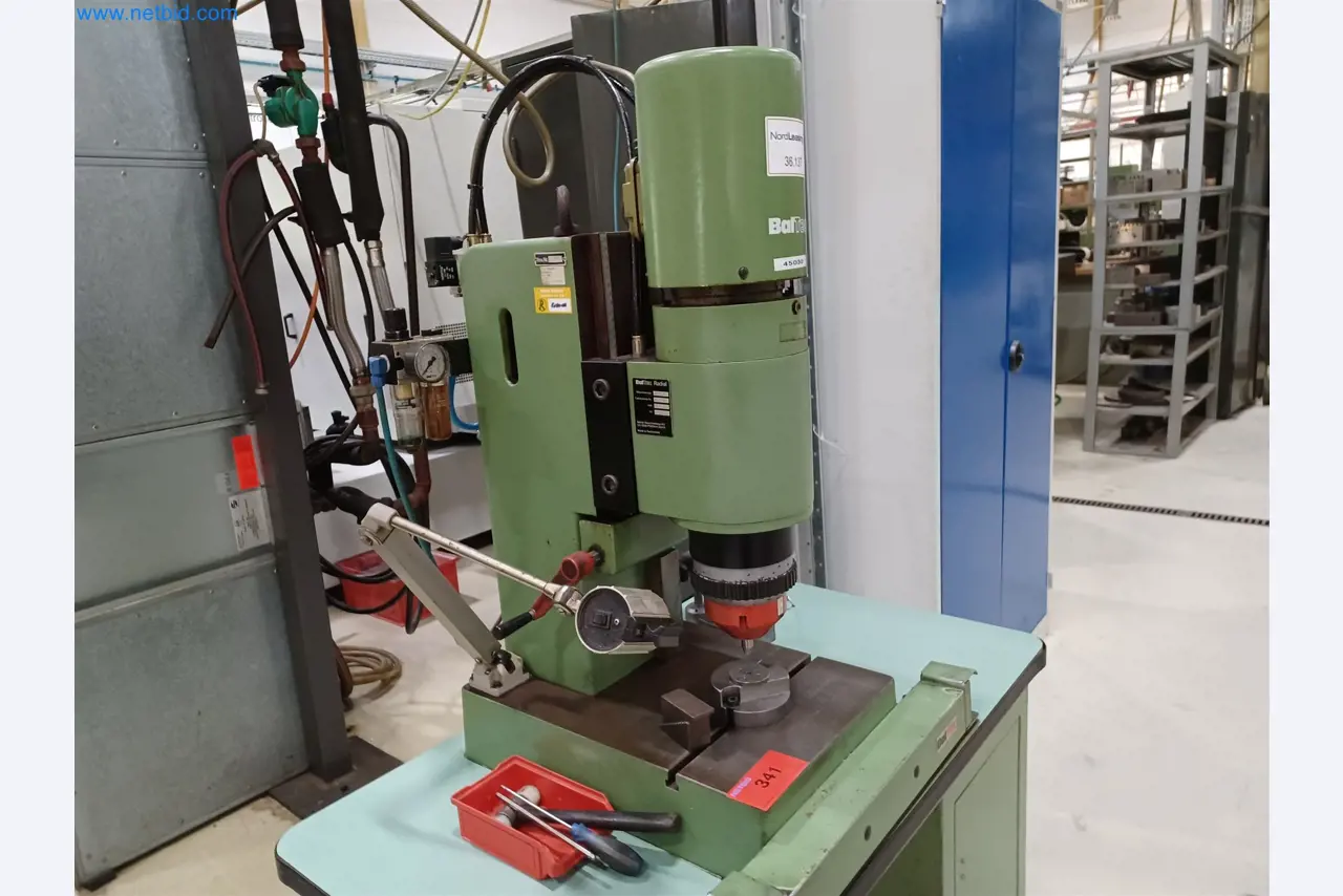 Maszyny do produkcji części tłoczonych dla przemysłu motoryzacyjnego, między innymi-1