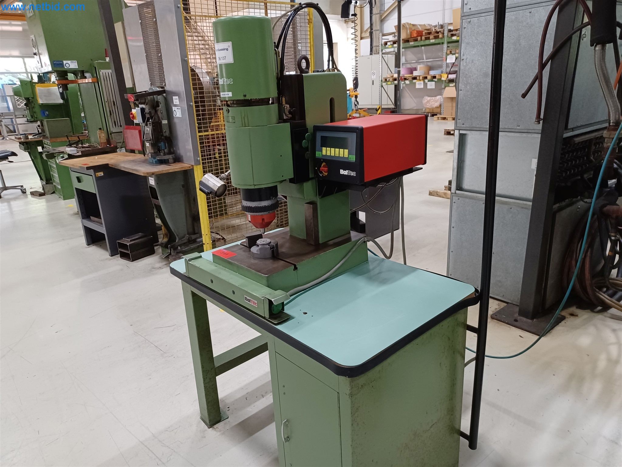 Maszyny do produkcji części tłoczonych dla przemysłu motoryzacyjnego, między innymi-3