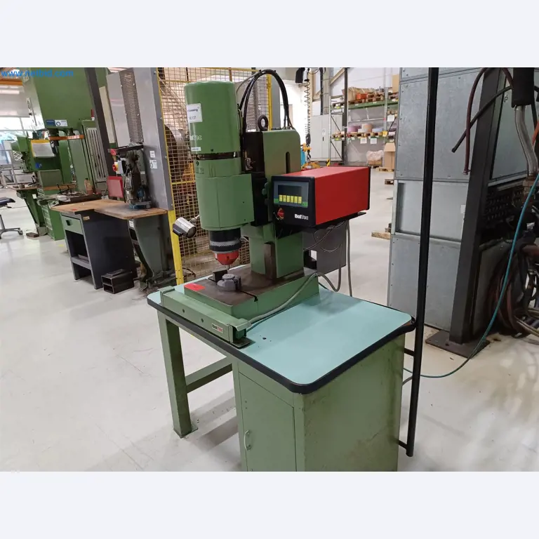 Maszyny do produkcji części tłoczonych dla przemysłu motoryzacyjnego, między innymi-3