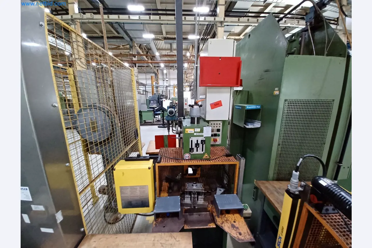 Machines for the production of stamped parts for the automotive industry, among others-1