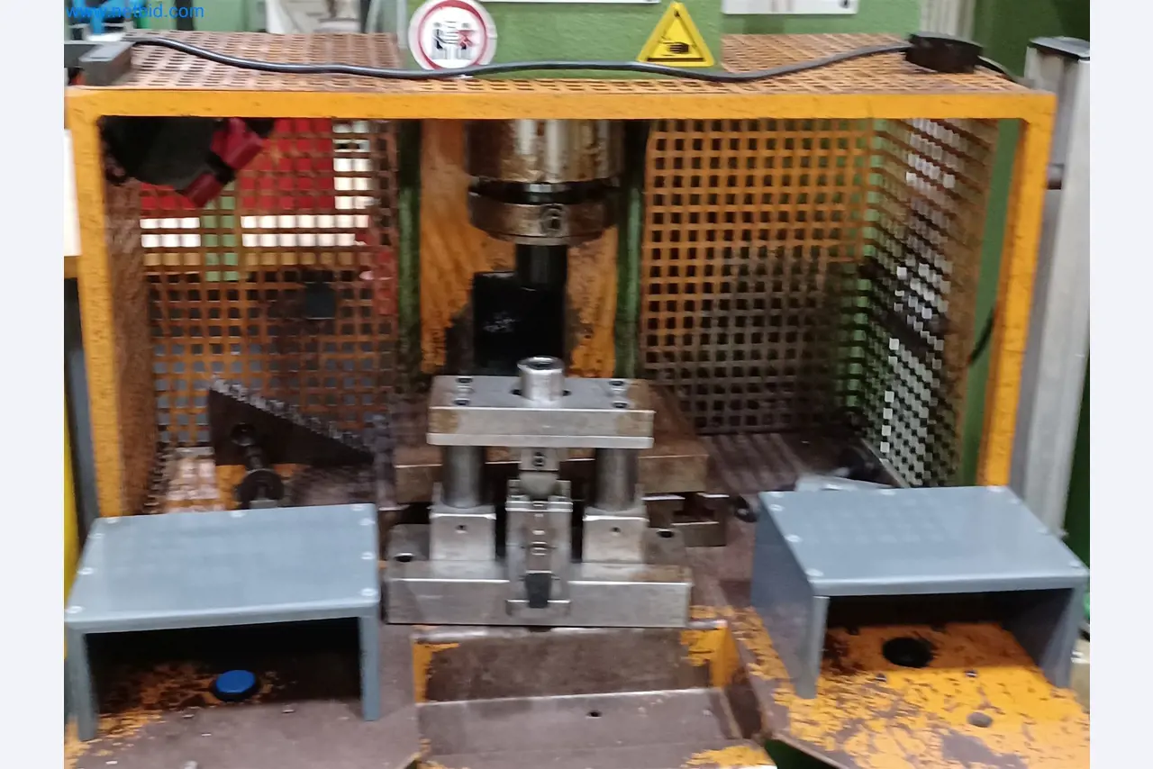 Machines for the production of stamped parts for the automotive industry, among others-2