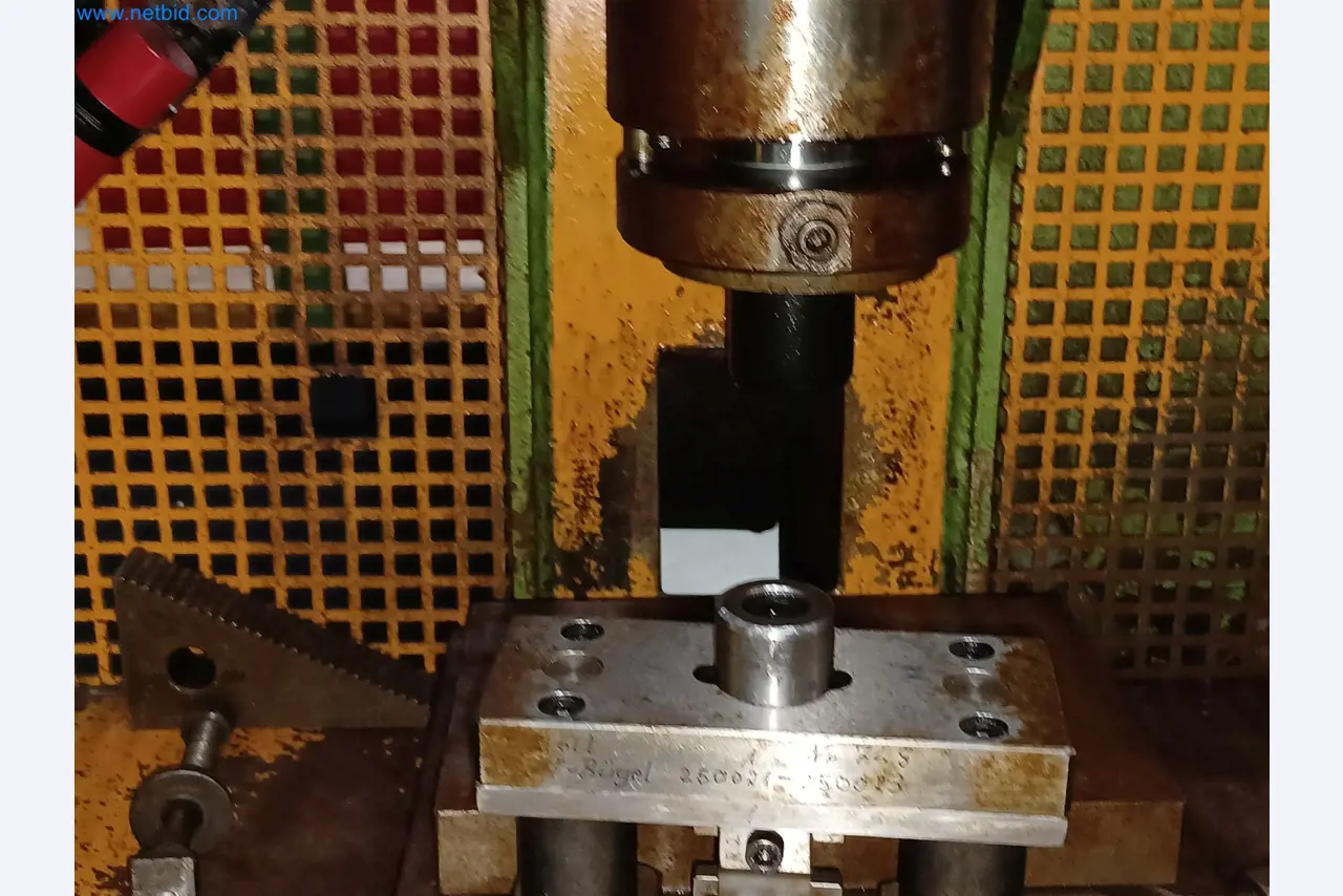 Machines for the production of stamped parts for the automotive industry, among others-3