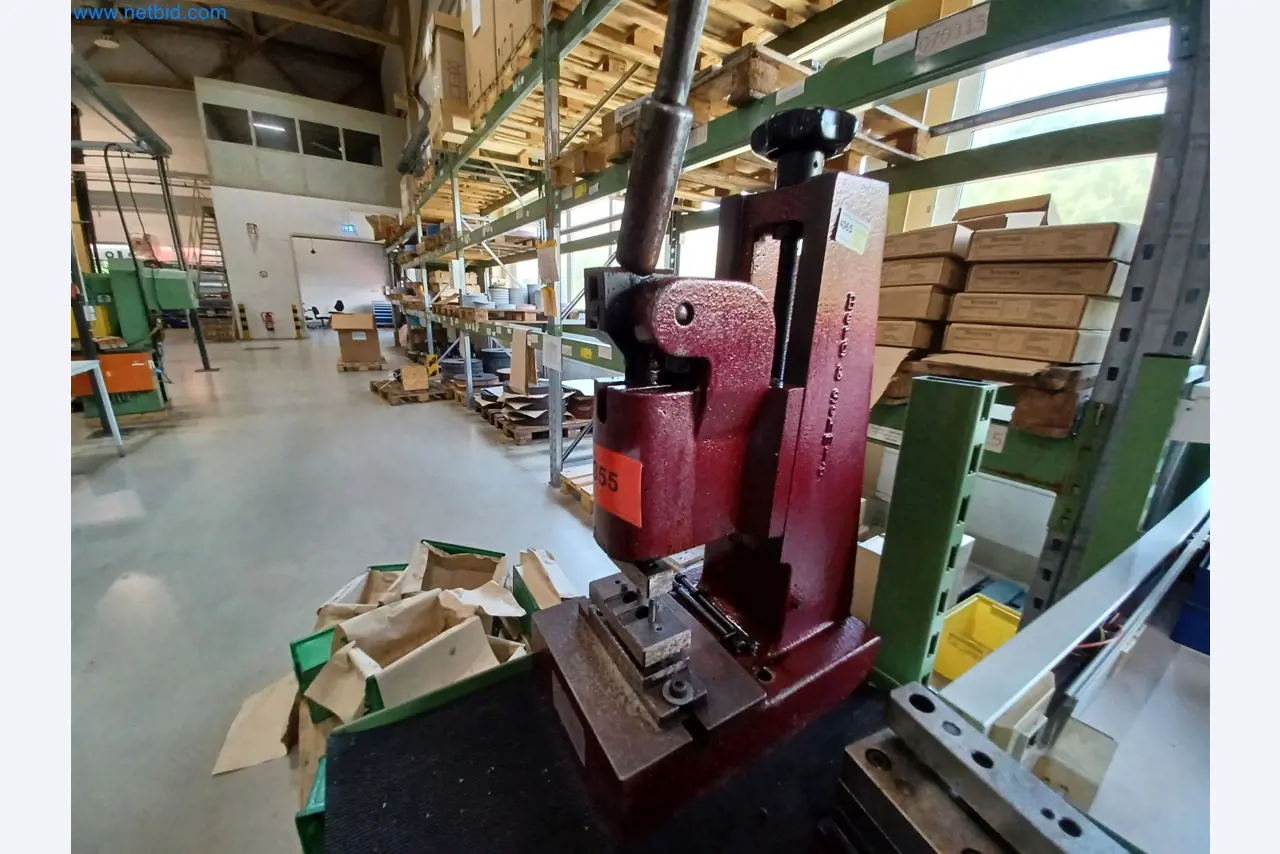 Stroji za proizvodnjo štancanih delov za avtomobilsko industrijo, med drugim-3