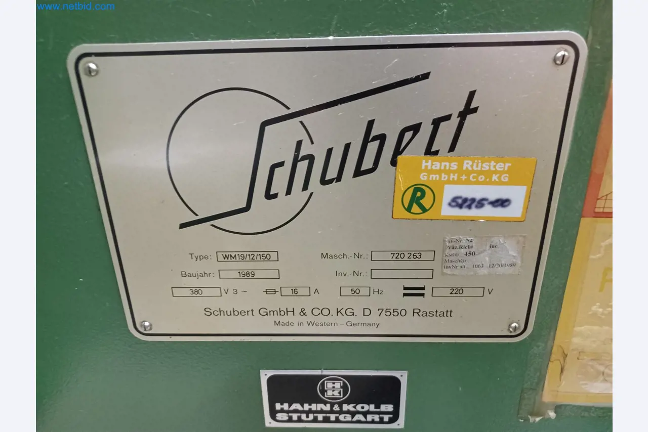 Stroje na výrobu lisovaných dílů mimo jiné pro automobilový průmysl.-3