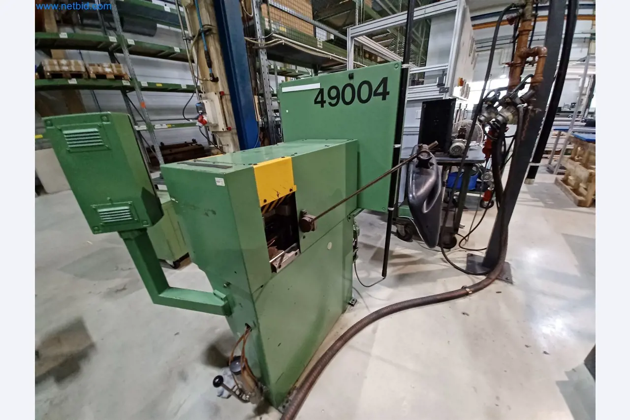 Stroje na výrobu lisovaných dílů mimo jiné pro automobilový průmysl.-4