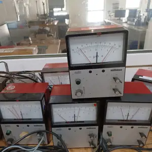 10 Measured value indicator Mahr Feinprüf Millitron 12232IC/1202IC