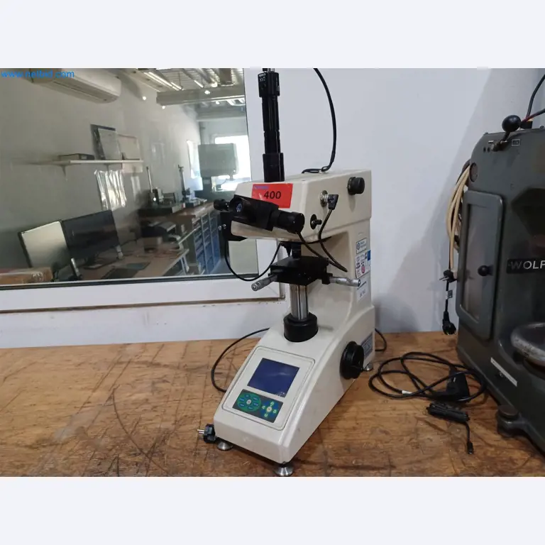 Máquinas para la producción de piezas estampadas para la industria del automóvil, entre otras-1