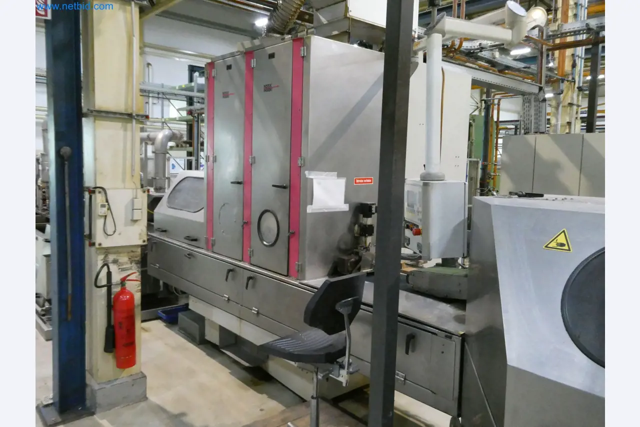 Máquinas para a produção de peças estampadas para a indústria automóvel, entre outras-1