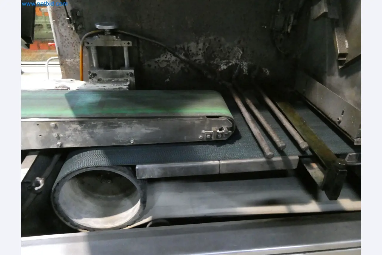 Máquinas para a produção de peças estampadas para a indústria automóvel, entre outras-3