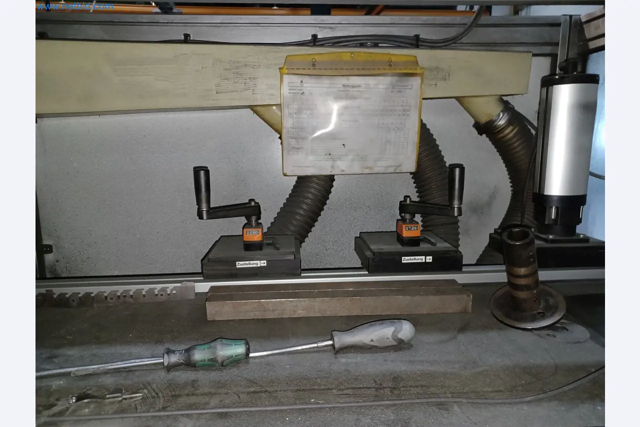 Machines for the production of stamped parts for the automotive industry, among others-8