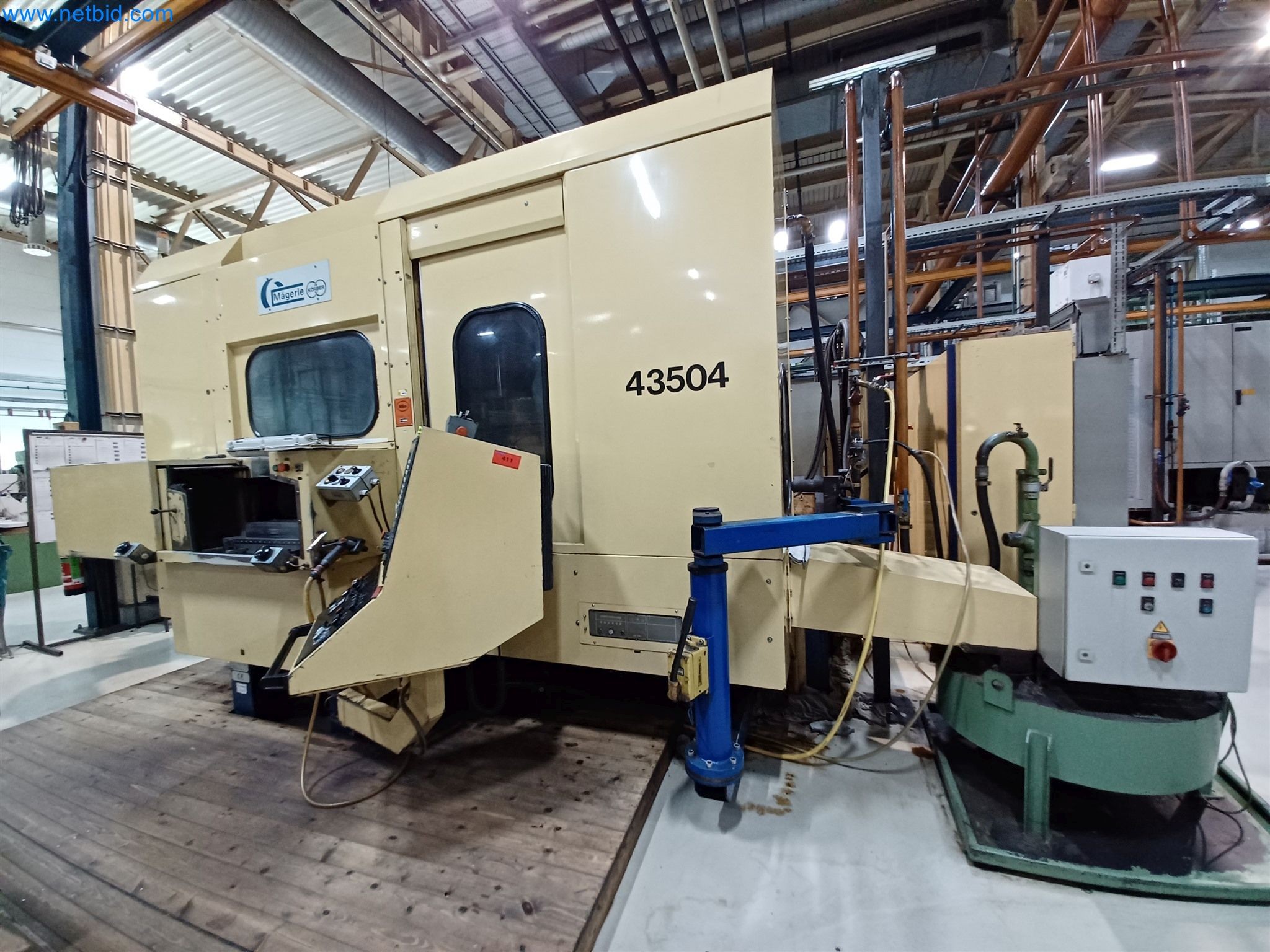 Maszyny do produkcji części tłoczonych dla przemysłu motoryzacyjnego, między innymi-1