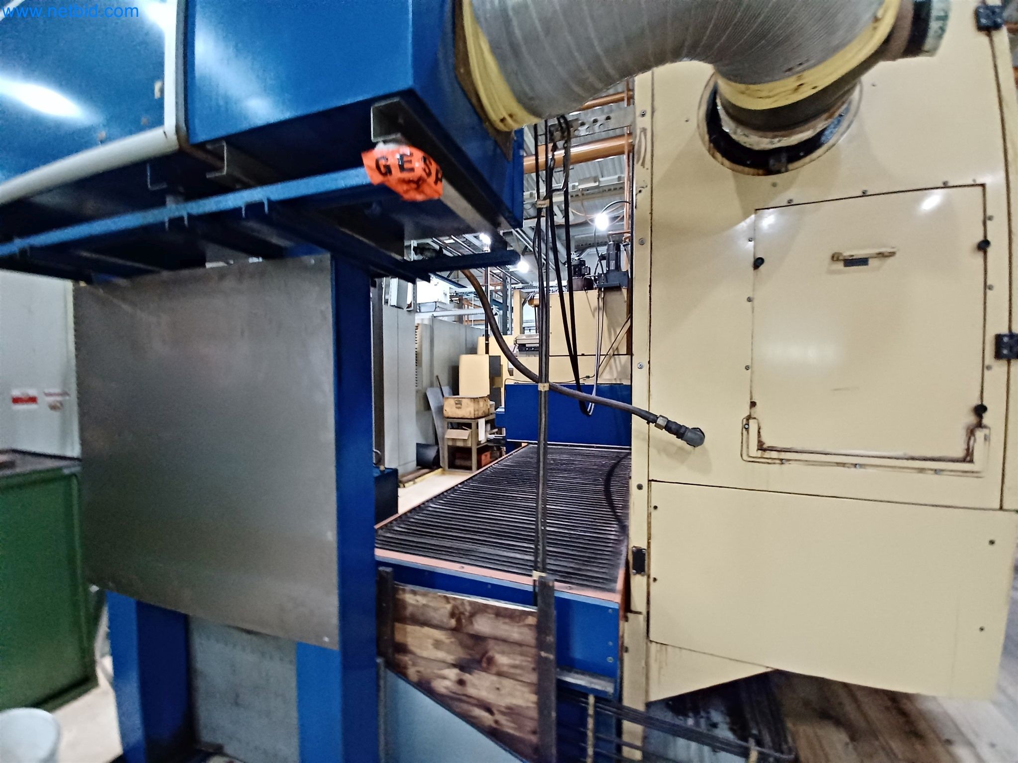 Maszyny do produkcji części tłoczonych dla przemysłu motoryzacyjnego, między innymi-3