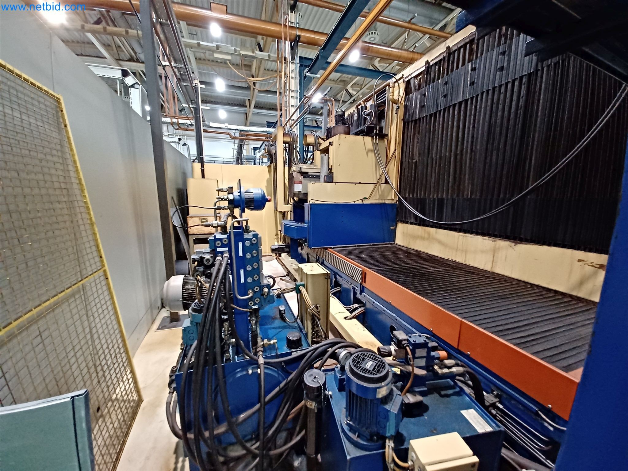 Maszyny do produkcji części tłoczonych dla przemysłu motoryzacyjnego, między innymi-5