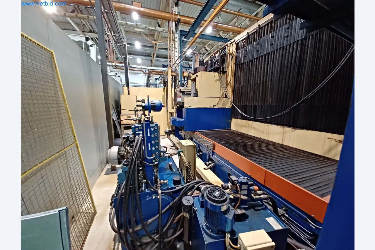 Máquinas para la producción de piezas estampadas para la industria del automóvil, entre otras-5