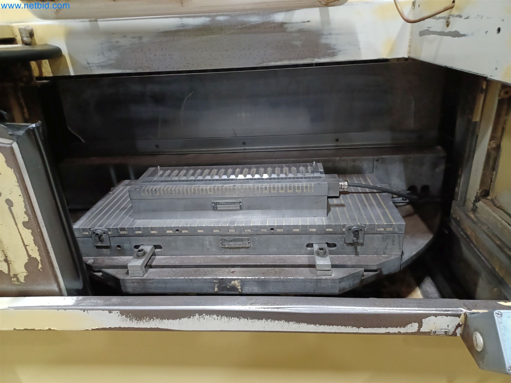 Maszyny do produkcji części tłoczonych dla przemysłu motoryzacyjnego, między innymi-7